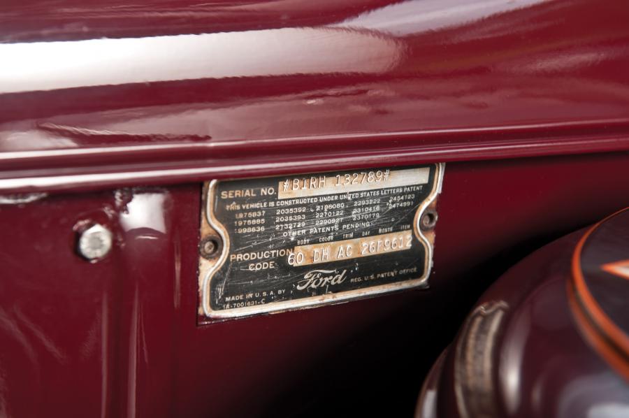  Ford Custom Convertible 1951 года  (фото 2 из 22)